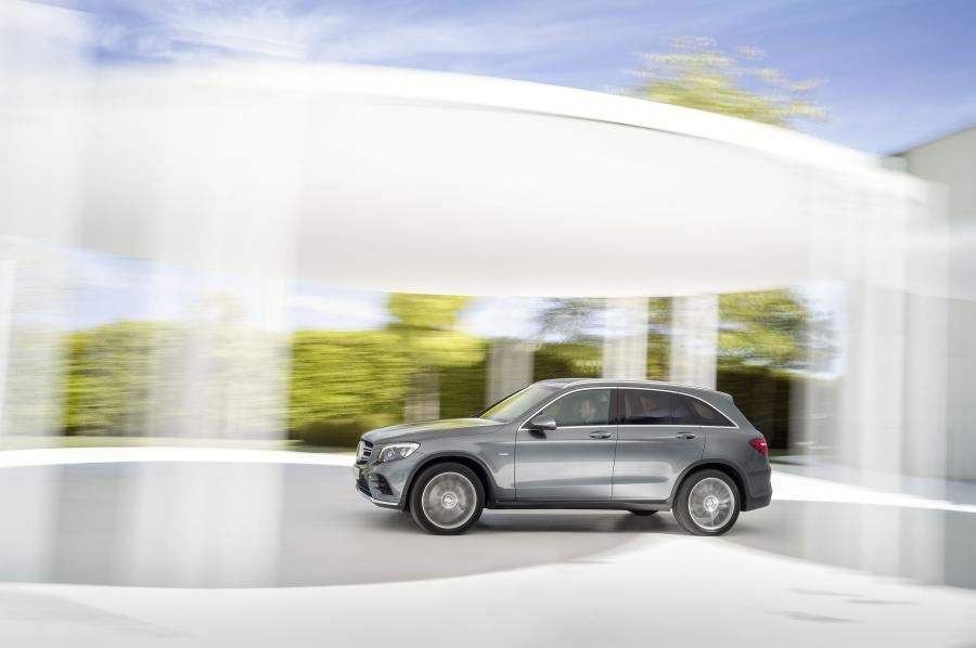  Mercedes-Benz GLC350 e 4Matic Edition 1 2015 года  (фото 24 из 34)